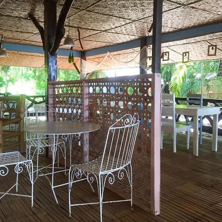 Beach House Resort And Dive Center Mambajao Exterior foto