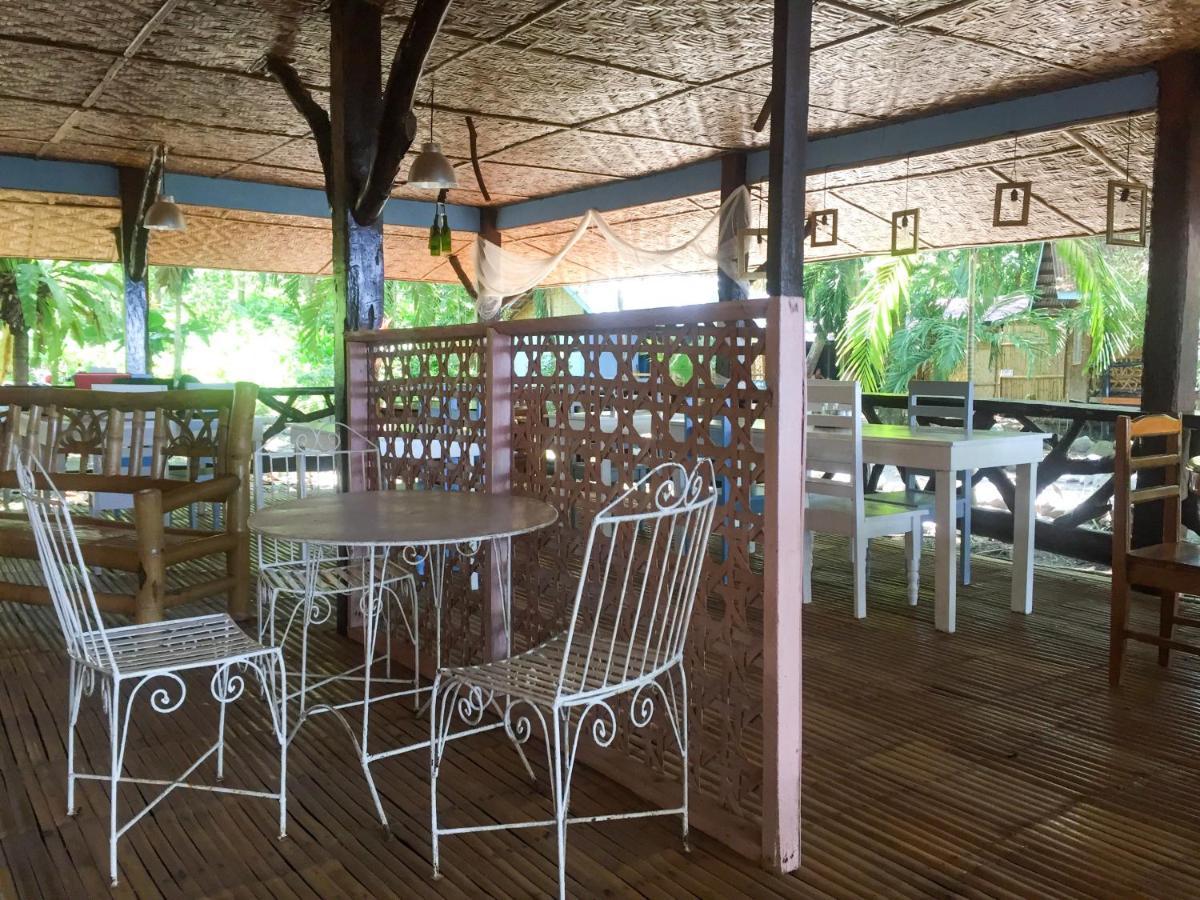 Beach House Resort And Dive Center Mambajao Exterior foto